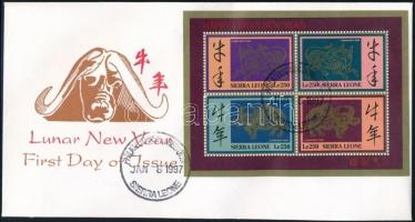 Kínai Újév: Bivaly Éve kisív + blokk 2 db FDC-n Chinese New Year: The Year of the Buffalo minisheet ...