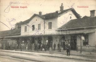 Csap, Chop; Vasútállomás, vasutasok, vagon. Glück Imre kiadása / railway station, wagon, railwaymen (EK)