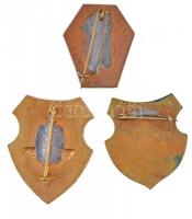 Vegyes, 3db-os zománcozott iskolai jelvény tétel benne: "Fürst Sándor Gimnázium", "Ja...