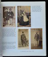 Stemlerné Balog Ilona: Történelem és fotográfia. Bp.,2009, Osiris-Magyar Nemzeti Múzeum. Kiadói kart...