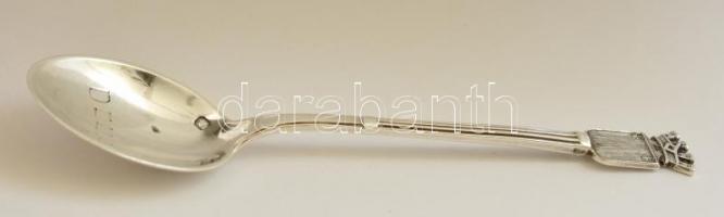 Ezüst(Ag) "Douai" koronás, címeres kanál, jelzett, h: 11 cm, nettó: 11,5 cm