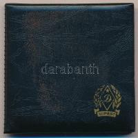 1985. "100 éves az Újpesti Dózsa 1885-1985" alpakka emlékérem eredeti tokban, tanúsítvánny...