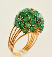 Arany (Au.) 14 K smaragd köves klipsz és gyűrű, jelzett, együtt bruttó:12 g, 2 db kő hiányzik, méret...