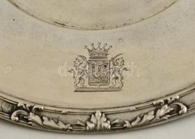 Ezüst(Ag) címeres kerek tálka, jelzett, d: 15 cm, nettó: 153 g