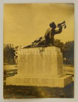 cca 1930 Tata tóváros, Világháborús emlékmű. Kaksa Rajmund fényképész nagyméretű fotója. 16x22 cm