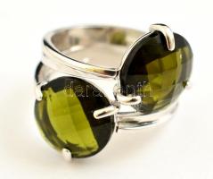 Ezüst(Ag) dupla zöld köves gyűrű, jelzett, méret: 53, bruttó: 6,7 g