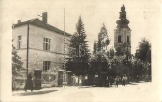 Nagyberezna, Velykyi Bereznyi, Velky Berezny; Görög-katolikus templom, megyei hivatal / church, district office