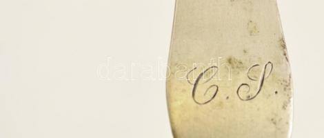 Monogramos ezüst (Ag.) kanál, 2 db, jelzett, mesterjeggyel, nettó: 124 g