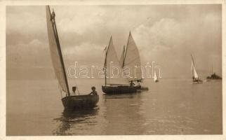 Siófok, vitorlások a Balatonon. Nagy István fényképész