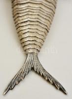 Ezüst hal figura. Élethűen, ízenként mozgatható testtel. Jelzett kézimunka / Silver fish figure with...