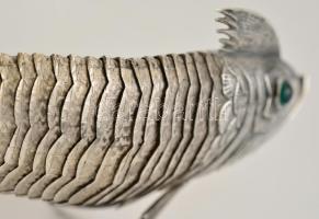 Ezüst hal figura. Élethűen, ízenként mozgatható testtel. Jelzett kézimunka / Silver fish figure with...