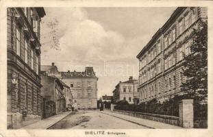 Bielsko-Biala, Bielitz; Schulgasse / street view. W. Fröhlich (EK)