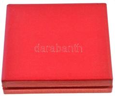 Szabó Iván (1913-1998) 1965. "Felszabadulási Táncfesztivál - Pécs 1965" Br plakett, nem er...