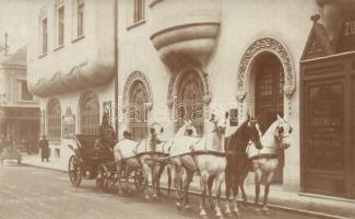 1910 Temesvár, Timisoara; Joanovich Sándor főispáni beiktatása ötfogatú lovas hintóval, bőr nagykereskedés / inauguration of the count with chariot. photo