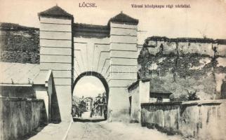 Lőcse, Levoca; Városi középkapu régi várfallal / castle gate and wall