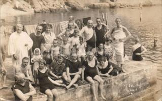 1914 Abbazia, fürdőzők csoportképe / bathing people group photo (EK)