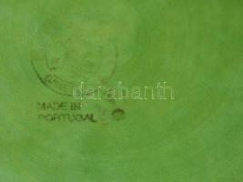 Antheor francia (1db) és Caldas de Rainha (2db) mázas kerámia tálak, jelzett, lepattanással, d: 26 c...