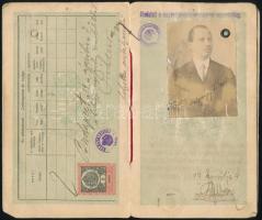 1919 A Forradalmi Kormányzótanács fényképes útlevele, átjavítva Magyar Népköztársaságról, magántiszt...