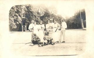 Magyar teniszezők csoportképe / Hungarian tennis players group photo