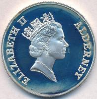 Alderney 1997. 2Ł Ag "Lundák" T:2(PP)
Alderney 1997. 2 Pounds Ag "Puffin birds"...