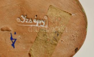 Izsépy túrázó kisfiú, mázas kerámia figura, kézzel festett, mázhibával, jelzett, m: 16 cm