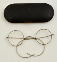 Régi szemüveg tokban, 13×6 cm