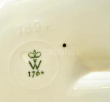 Wallendorf női akt kis gyerekkel, kézzel festett, sérült (letört kis ujjal), jelzett, m:22 cm