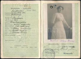 1929-1934 Magyar Királyság fényképes útlevele, bejegyzésekkel./ 1929-1934 Hungarian passport with fo...