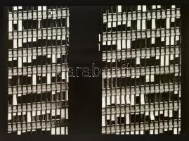 Ablakok, fotóművészeti alkotás, jelzett, keretben, 29x42 cm