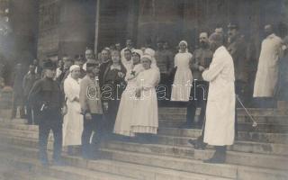 József főherceg hadikórház, Vöröskeresztes nővérek / Archduke Joseph K.u.K. military hospital, Red Cross nurses. Lázár A. photo
