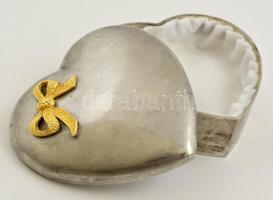 Szív alakú fém díszdoboz, 12x12x4,5 cm