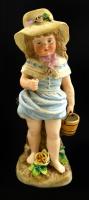 Kislány vödörrel, festett bisquit porcelán, kopott hiányos, kis lepattanásokkal, m:17 cm