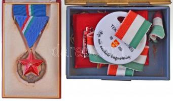 8db-os vegyes kitüntetés, jelvény és emlékérem tétel a szocialista időszakból, közte "Gödöllő 1933-1983" zománcozott cserkész kitűző, 1951. "Közbiztonsági Érem" bronz fokozata a rendőrség tagjai részére, Br kitüntetés mellszalagon, szalagsávval, eredeti, sérült tokban, valamint egy "MNH - Kiváló Katona" fém doboz "Emlékül a szocialista haza fegyveres szolgálatáért" felirattal T:2,2-