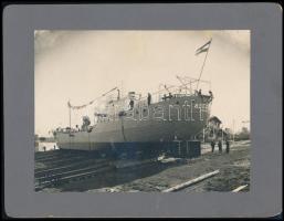 1936 Szeged vízre bocsátása, 2 db, kartonon, 12x16 cm