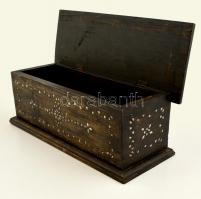 Fa doboz, gyöngyház berakással, alján kis sérülés, 15x 40x15 cm