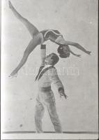 cca 1970 Erotikus és pornográf fotónegatívok, tekercsen