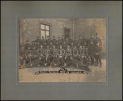 1925 Budapesti Patkoló Iskola hallgatói, Helfgott Sámuel pecséttel jelzett, kartonra kasírozott fotója, 17x23 cm