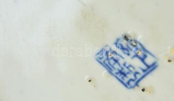 Kínai porcelán fedeles váza, kézzel festett, jelzett, hibátlan, m: 36 cm