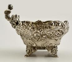 Ezüst (Ag.) áttört figurás kínáló, jelzett, mesterjeggyel (FD), 12×10 cm,  nettó:153 g
,