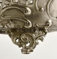 Ezüst (Ag.) áttört figurás kínáló, jelzett, mesterjeggyel (FD), 12×10 cm,  nettó:153 g
,