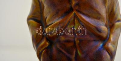 Zsolnay csavargó, eozinmázas porcelánfajansz, jelzett (körpecsét cca 1920) tervező:Kapás Nagy Mihály...