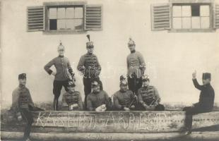 1913 Osztrák-magyar katonák a Kasern-Arrest (laktanyai fogda) épülete mellett / Austro-Hungarian K.u.K. soldiers by the military arrest building, lockup. photo