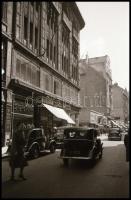 cca 1938 Budapesti életképek, utca képek, 21 db szabadon felhasználható vintage negatív, 24x36 mm