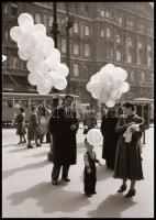 cca 1938 Budapesti életképek, utca képek, 21 db szabadon felhasználható vintage negatív, 24x36 mm