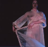 cca 1982 Színek tobzódása, 10 db szolidan erotikus felvétel, vintage diapozitív képek, 6x6 cm és 6x7...