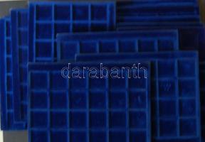 16db kék plüsstálca, 10x 24 férőhellyel, 1x 24 férőhellyel (mélyebb), 5x 20 férőhellyel