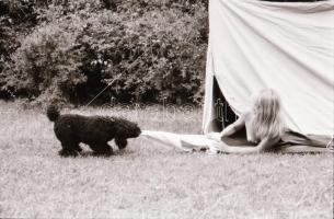 cca 1972 Vadkempingben szelíd-szolid erotikus felvételek, 27 db vintage negatív, 24x36 mm