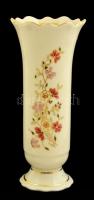 Virágmintás Zsolnay váza, kézzel festett, jelzett, kis kopásokkal, m: 20,5 cm