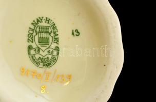 Virágmintás Zsolnay váza, kézzel festett, jelzett, kis kopásokkal, m: 20,5 cm