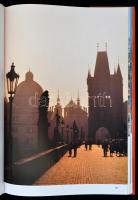 100 csodálatos város a világon. Fordította: Sz. Érdi Éva.. Bp.,2003, Kossuth. Kiadói kartonált papír...